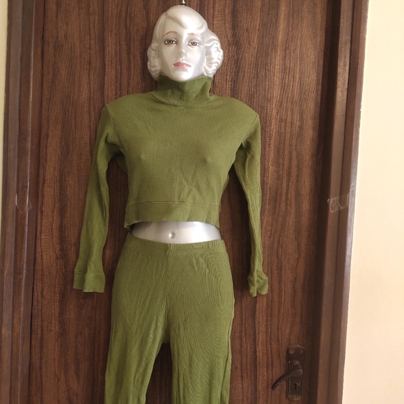 Ribbed Co-ord set fixed rate... No offers - Picture 5 of 8